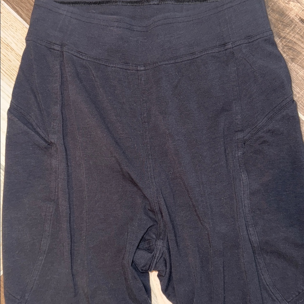 Lululemon old school lightweight black joggers!! 2 - Picture 2 of 5